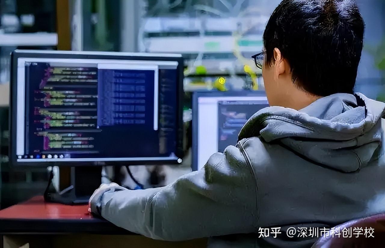 軟件開發(fā)培訓(xùn) 互聯(lián)網(wǎng)時代的黑馬職業(yè)，就業(yè)前景名副其實(shí)的高